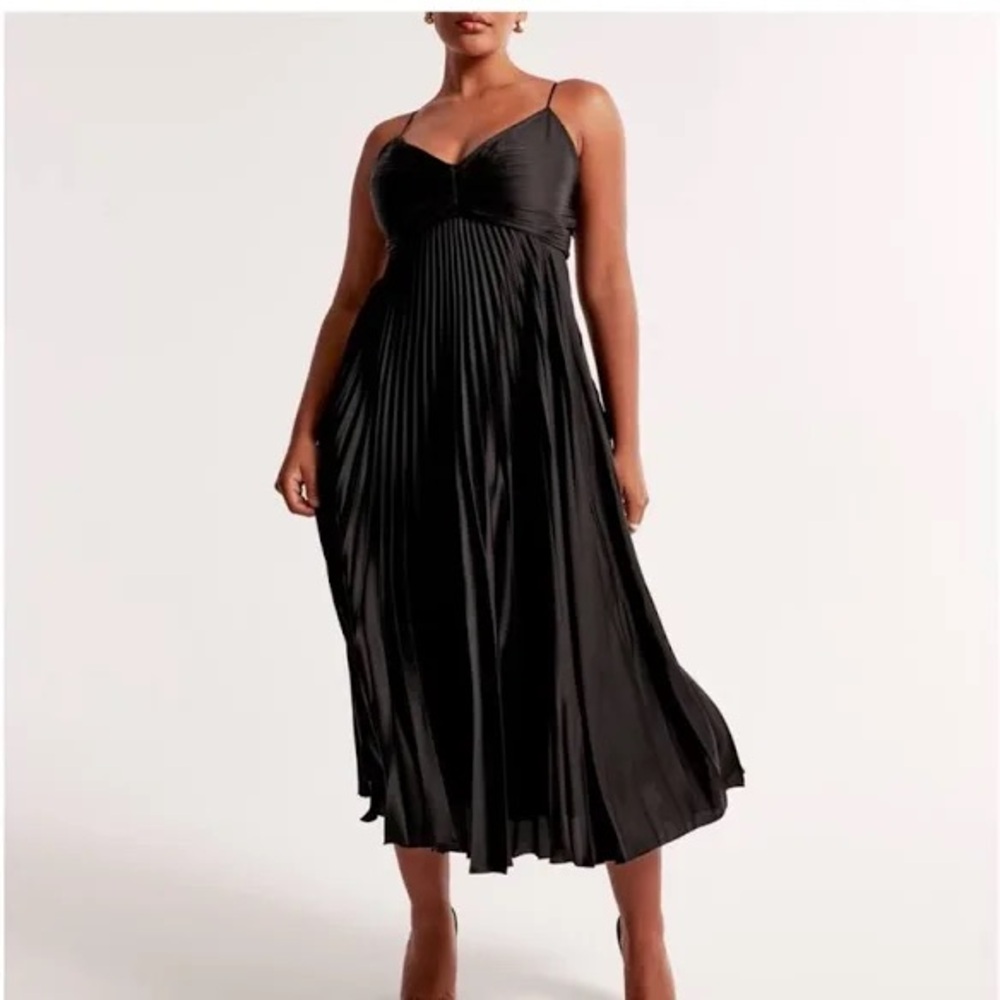 Abercrombie and Fitch Black Maxi Pleated dress